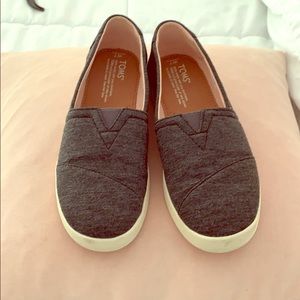 Toms Shoes